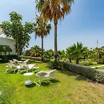 Modern Apt In Alcazaba Lagoon
