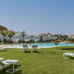Stunning Apartment-7 People-6 Pools.402