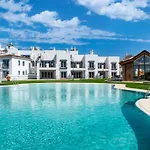 Stunning Apartment-7 People-6 Pools.402