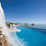Immaculate 3-Bed Penthouse- Stunning Views