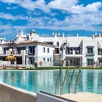 New Apt. - Golf - Spa - 6 Pools -Sea Views 3702