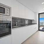Apartment With Sea View And Gym