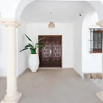 Luxurious Villa Just 200M From The Beach!