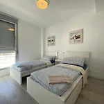 Oceana Views - Newly Built 3 Bedrooms Apartment - New Golden Mile