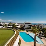 Luxurious 2 Bedroom Apartment Close To The Beach In Estepona