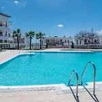 Lme144A Spacious & Luxury Family Home