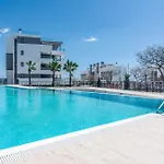 Lme144A Spacious & Luxury Family Home