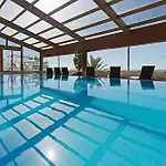 Estepona West Beachfront Apartment Janine