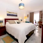 Estepona West Beachfront Apartment Janine