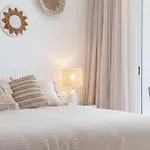 Newly Renovated, Sea View + Walk To Beach Rdr381