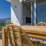 Contemporary Penthouse Sunset + Sea View Resort Parking