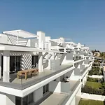 Contemporary Penthouse Sunset + Sea View Resort Parking