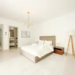 Rooftop Jacuzzi Pools Modern Wifi Townhouse