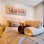 Luxury 2 Bedrooms Private Heated Pool Ehhouse