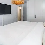 Lm10Bb- Modern Ground Floor Flat In Le Mirage