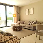 Luxury Golf & Private Garden