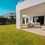 Luxury Golf & Private Garden