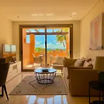 Seaview Penthouse In New Golden Mile