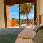 Seaview Penthouse In New Golden Mile