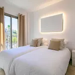 Elegante Piso En Benahavis Con Vista Al Mar