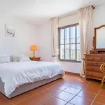 Gorgeous Home In Estepona With Wifi