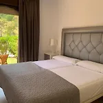 Apartamento De Dos Dormitorios Y Un Bano Con Piscinas Y Jardines Cercano A La Playa