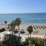 Estepona Beach Suites. Playa