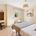 Nice Apartment In Estepona With Kitchen