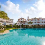 Nice Apartment In Estepona With Kitchen