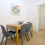 Estepona Centre Beachfront Apartment Rossi