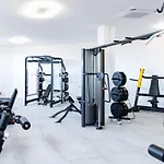 Modern Three Bedroom Apart- 6 Pools- Gym -Sun 482