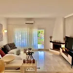Magnifique Town House 2 Ch , 2 Sdb Sur Un Golf