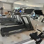 Modern 2Br Apt Second Line Marbella Beach, Pools And Paddle