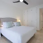 3 Bedroom 3 Bathroom Beachside Apartment