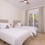 3 Bedroom 3 Bathroom Beachside Apartment
