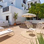 Charmant Appartement Met Groot Terras In Estepona