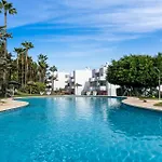 Panoramic Sea View Apartment With Pool