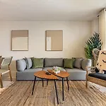 Vanian Gardens - 3Br With Garden