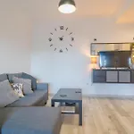 Gorgeous Apartment In Estepona With Kitchen