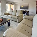3 Bedroom Cozy Home In Malaga