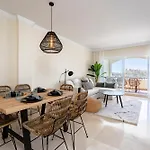 Geweldig Appartement Met Uitzicht Dicht Bij Zee.