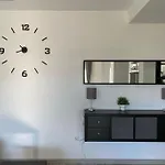 Modern 1 Bed Apartment In Estepona Port Beach & Pool