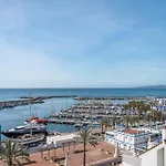 2 Bed Sea View Perfect Location