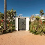 Afrodite Apartment - Frontline Beach