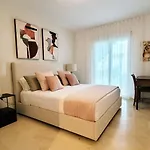 Apartment In El Presidente Beach Side New Golden Mile