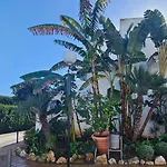 4 Bedroom Townhouse 200 Meters From The Beach!