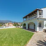 Villa Holivista Elegant 4-Bedroom Spanish Villa In Estepona