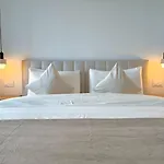 Sr Oasis 325 2 Bdr Penthouse With Sea View