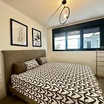 Oasis 325, Estepona
