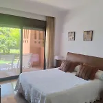 Bougainvillea Bay Estepona With Parking